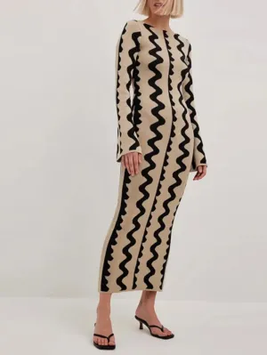 Contrast Bell Sleeve  Maxi Dress